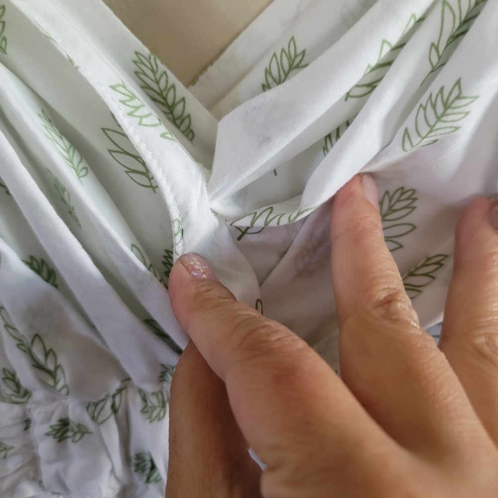 GAP, Flowy and Floral Dress, White with Green Leaf Print, Size XS - Picture 4 of 8